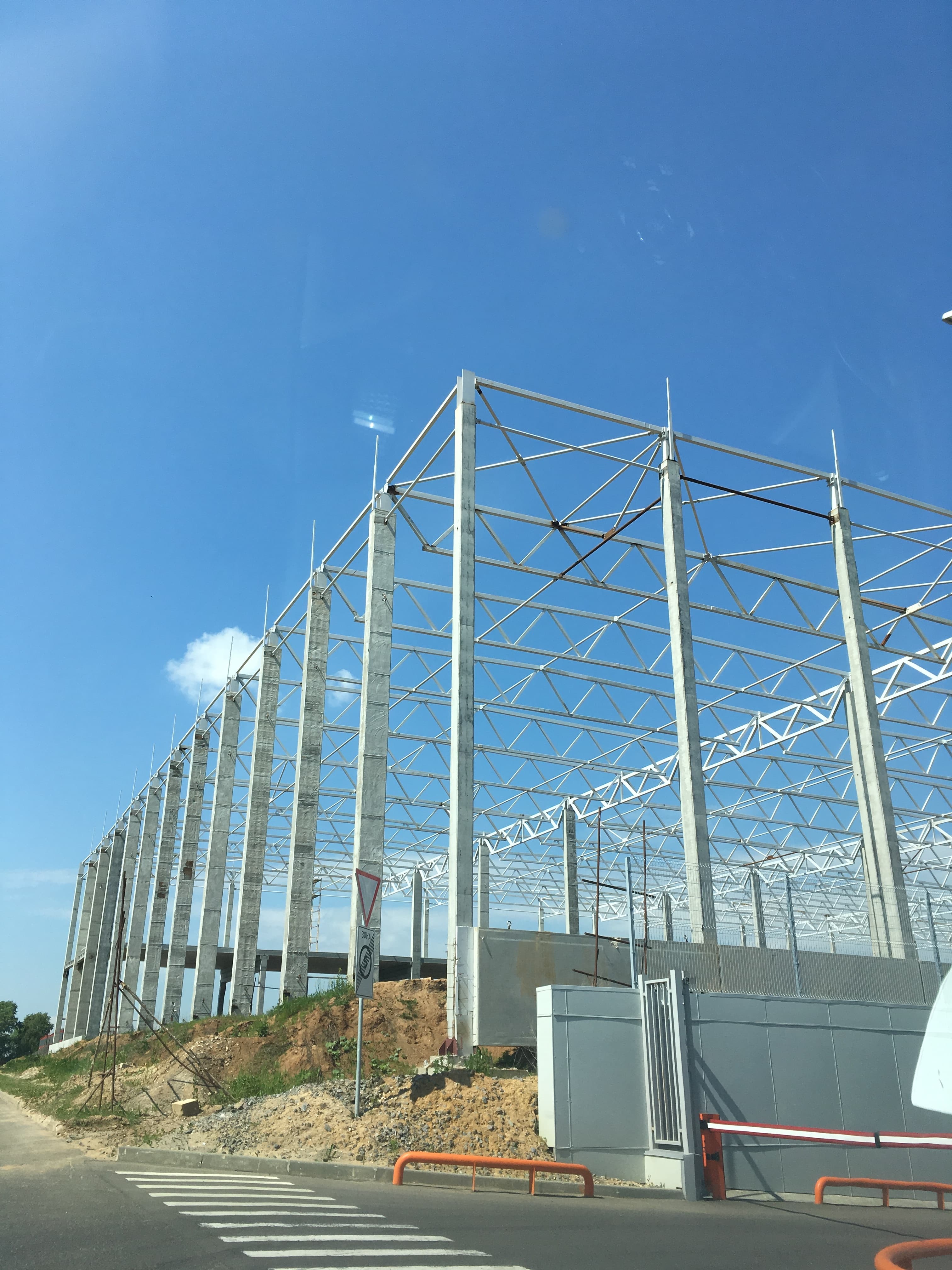 Изготовили и смонтировали металлоконструкции крыши здания склада в Ленинградской области 120х72м - изображение 2