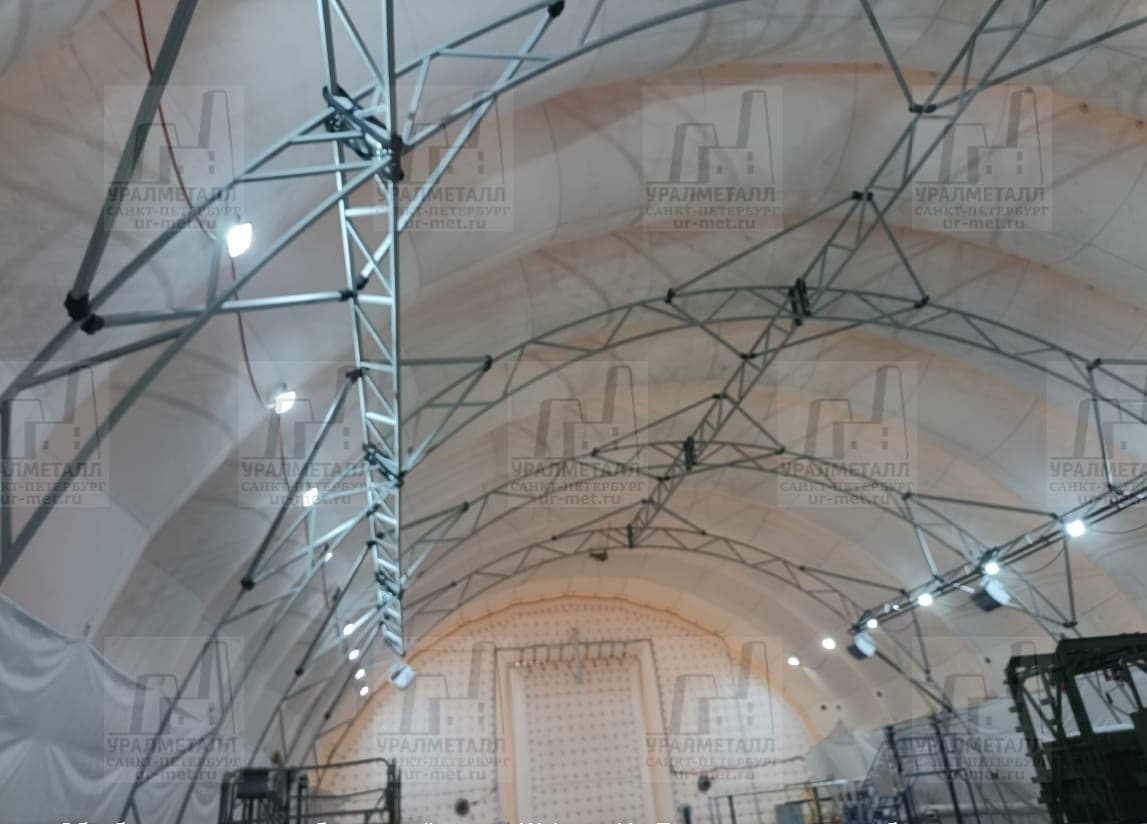 Завершили монтаж арочной конструкции для оборудования в надувной ангар, обернули стыки и фланцы, чтобы не порвался ангар на случай если сдуется - изображение 2