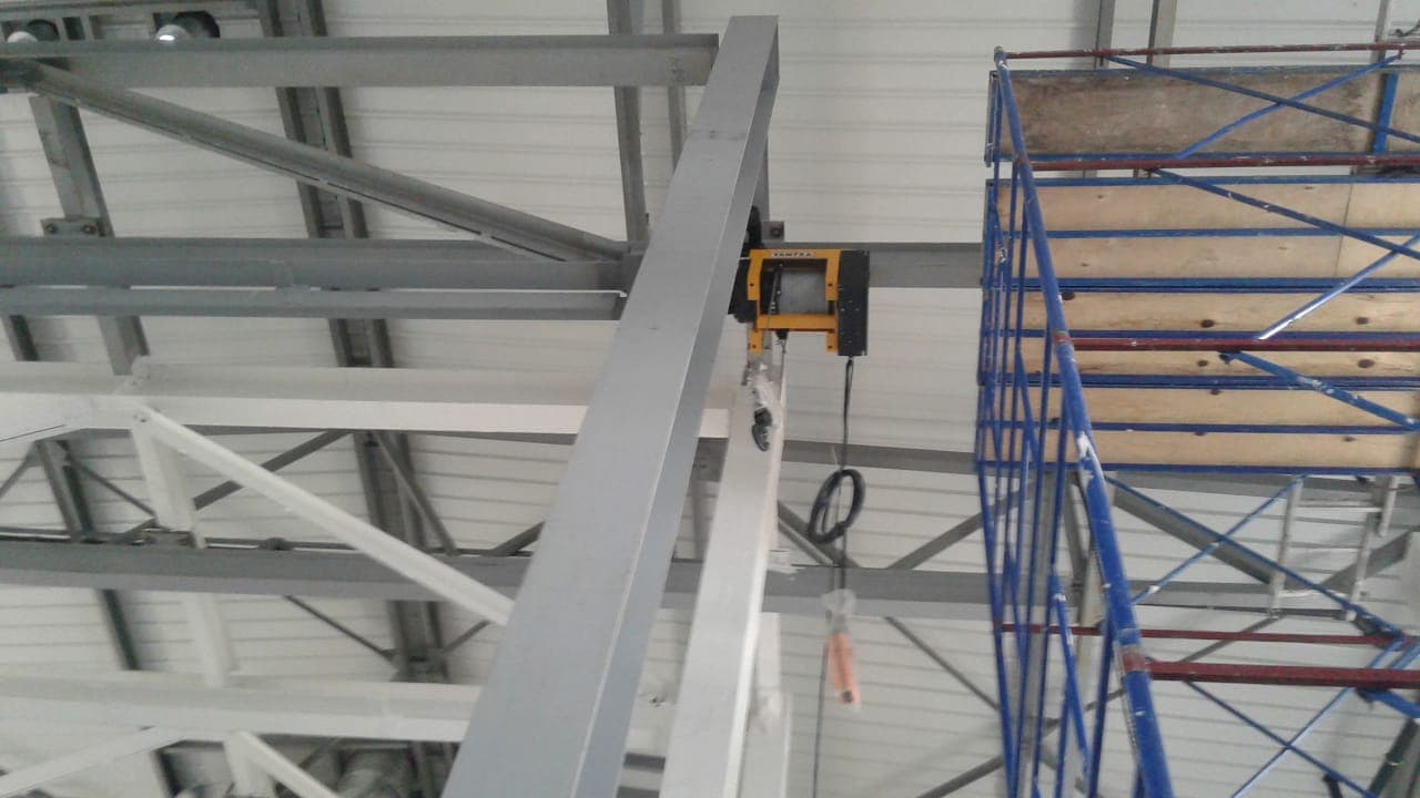 Конструкция внутри здания для тали