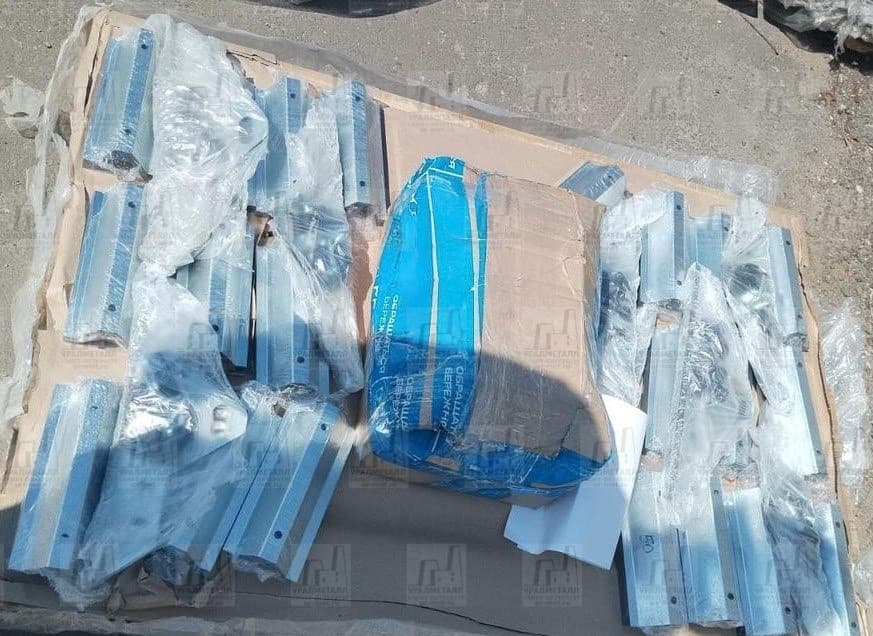 Производим усиленные накладки для крепления снегозадержателей и кронштейнов водосточной системы на профлист и сэндвич-панели