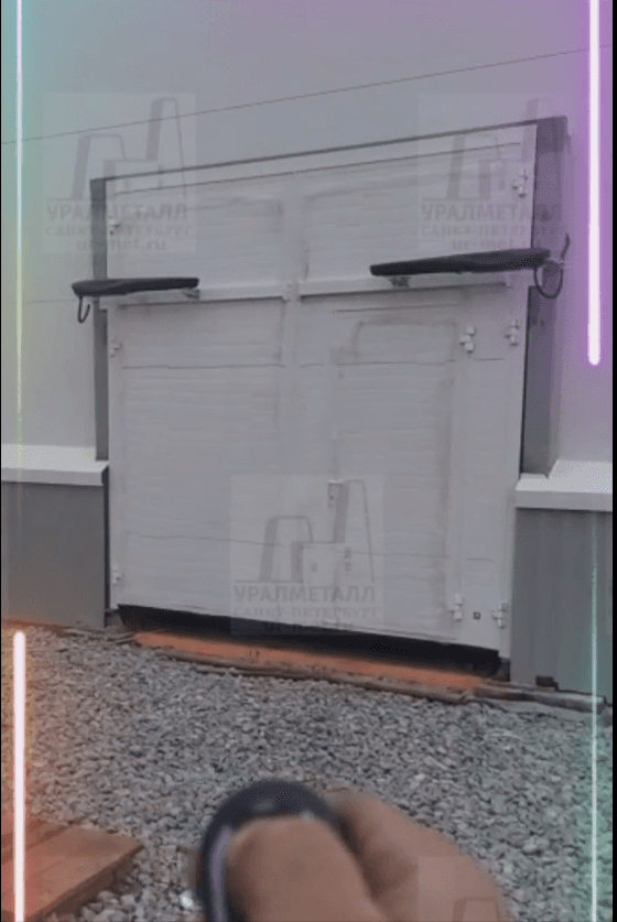 Изготовили и установили противопожарные распашные ворота с электроприводом