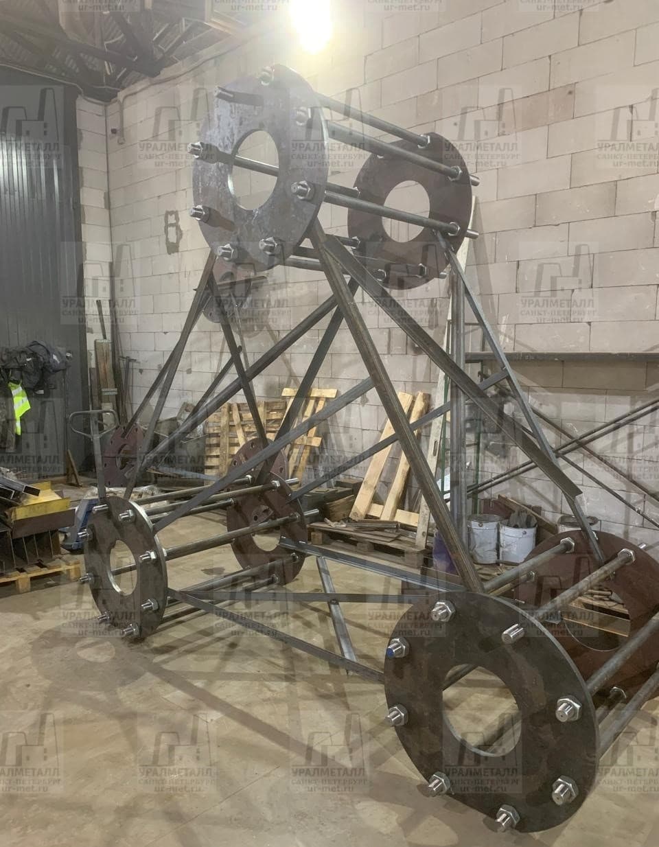 Собрали закладную для башни дымовой трубы