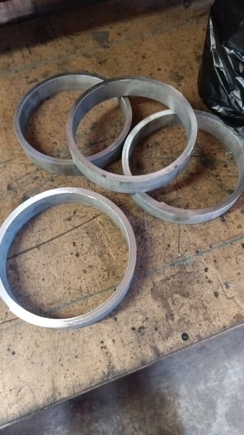 Порезали кольца на лентопиле из нержавеющей трубы