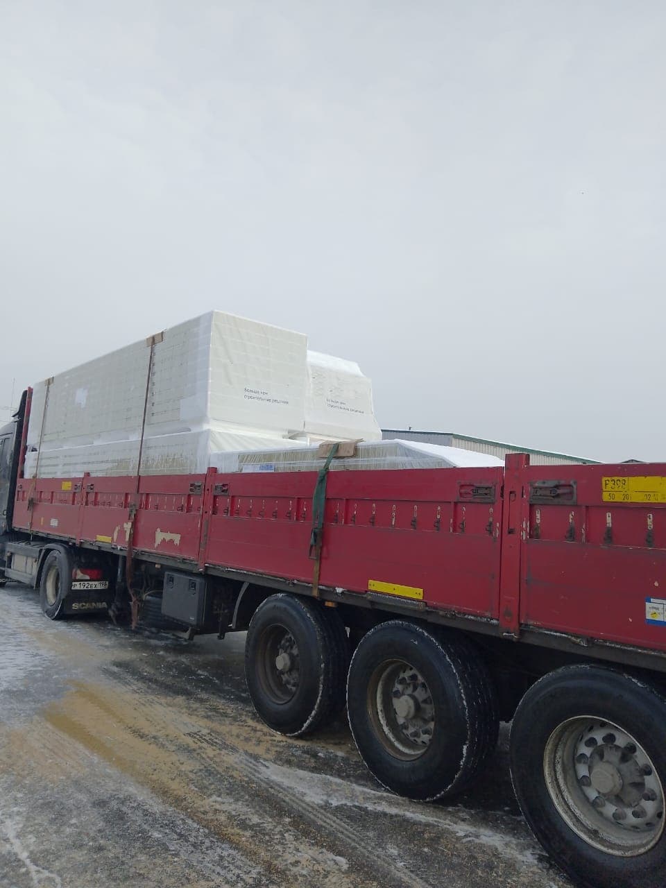 Поставляем сэндвич-панели на объект в Лен область.