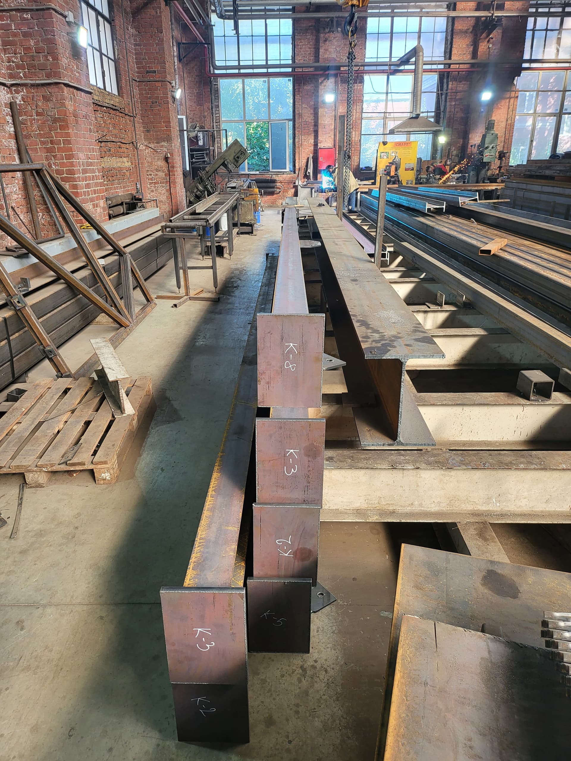 Изготавливаем колонны металлоконструкции