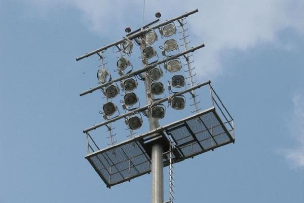 Мачты освещения со стационарной и мобильной короной - 1