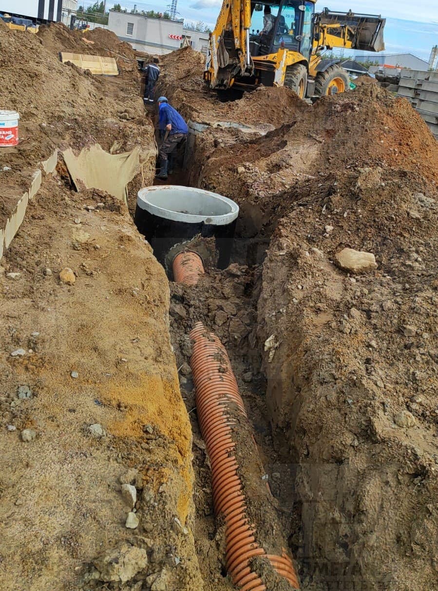 Монтаж инженерных сетей и дренажа на объекте