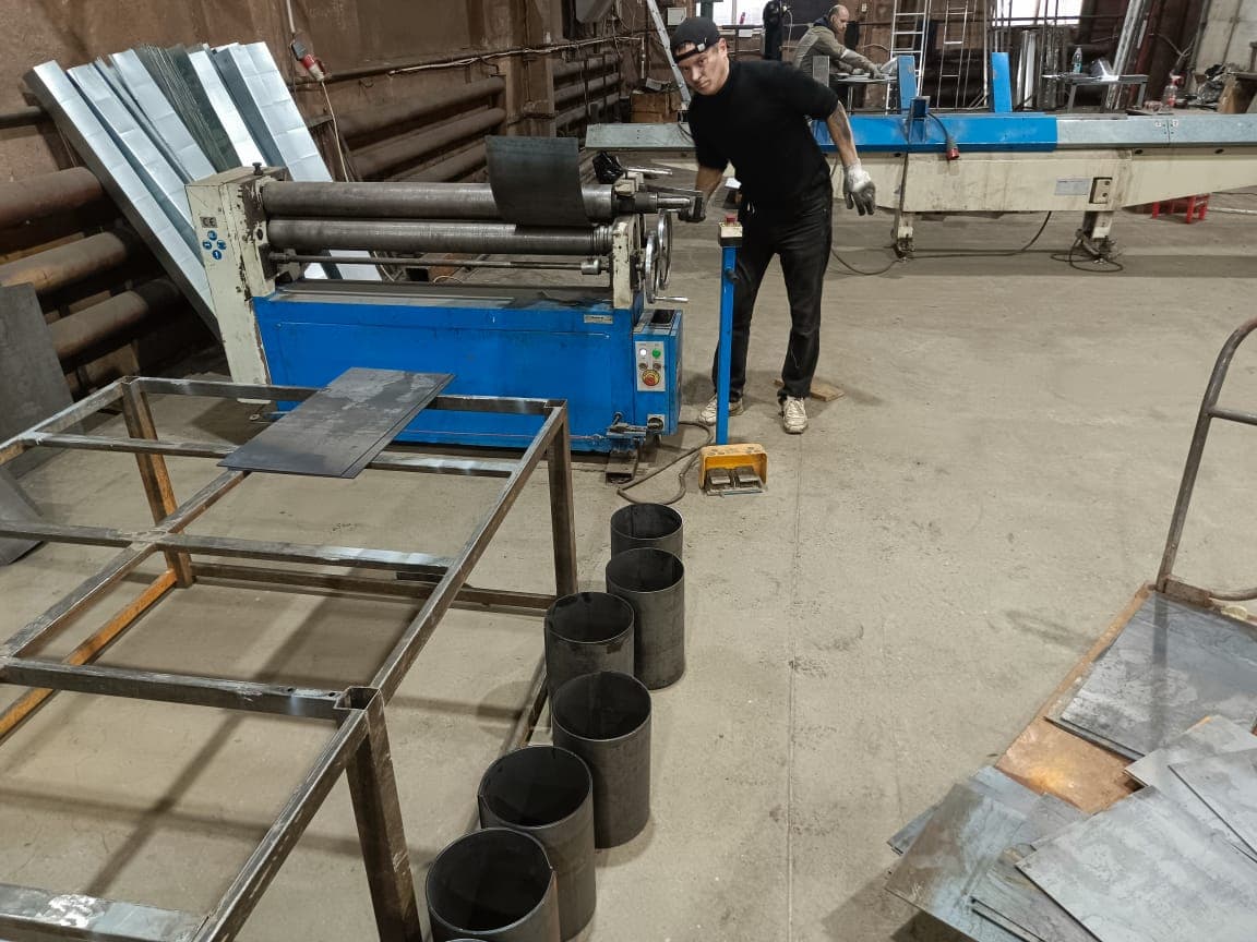 Вальцуем обечайки футляров в СПБ.