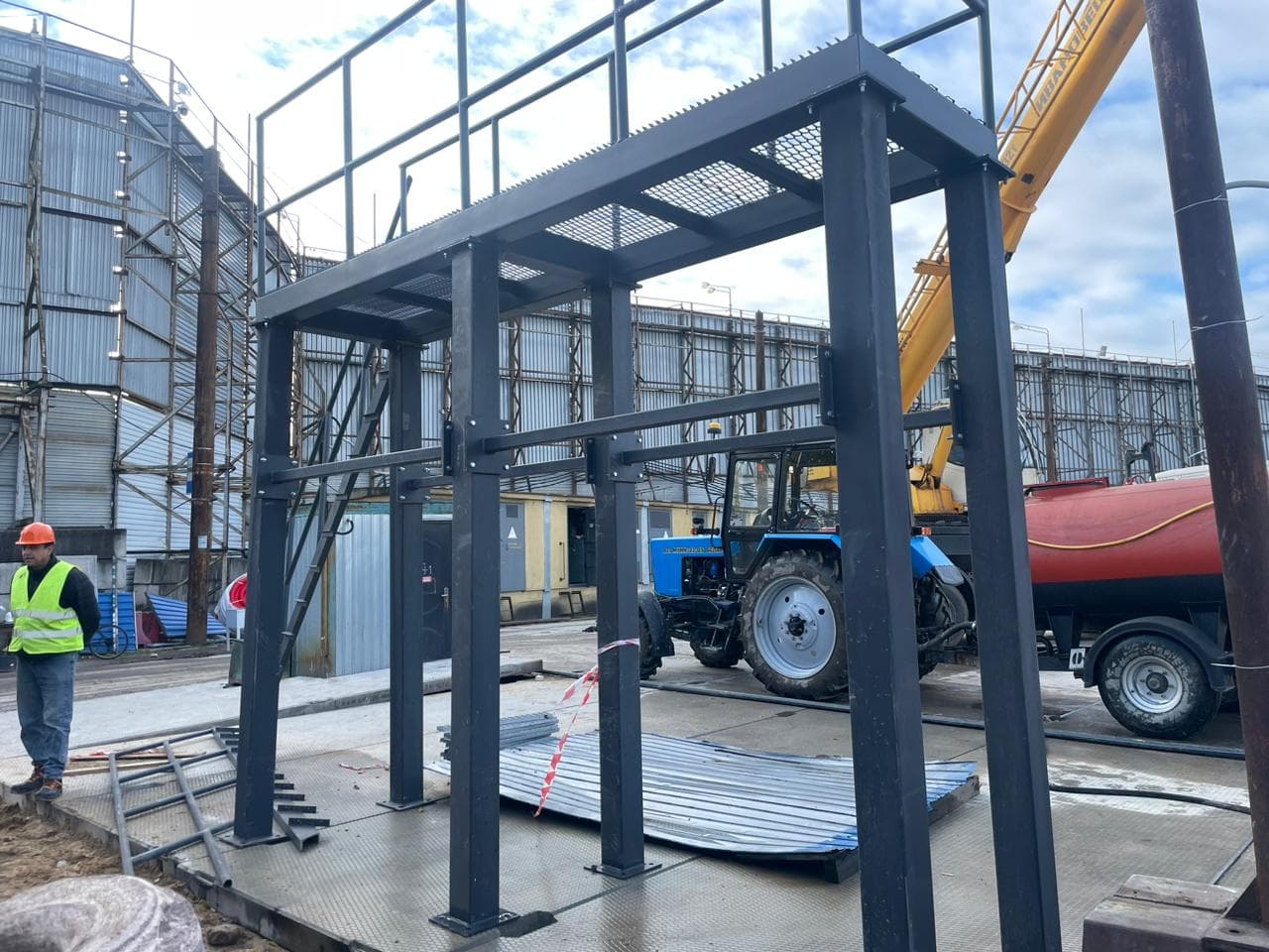 Площадки осмотра машин в промзону