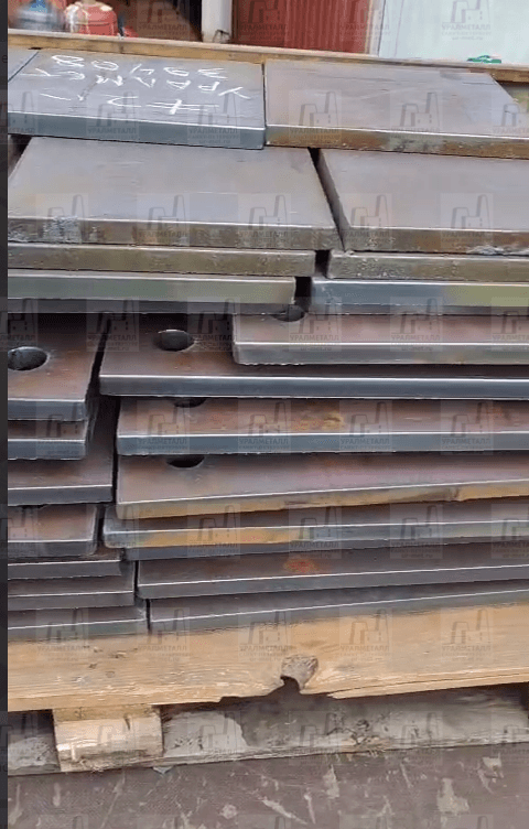 Изготовили шайбы из листа 20, пятки, заготовки