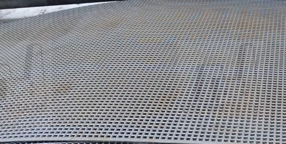 Изготовили и поставили перфорированный лист