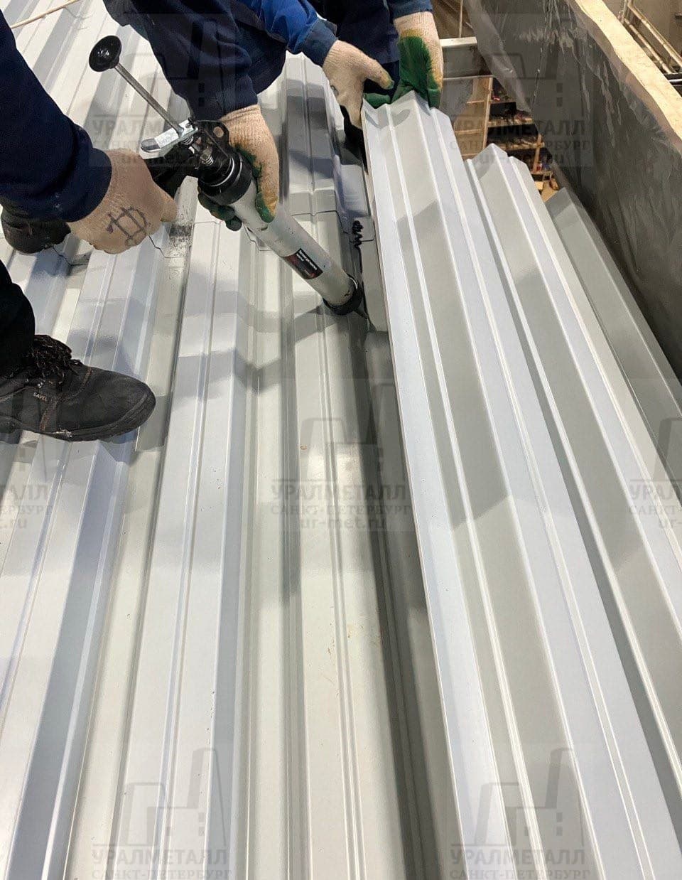 Укладываем профлист НС750 как несъёмную опалубку для плиты перекрытия