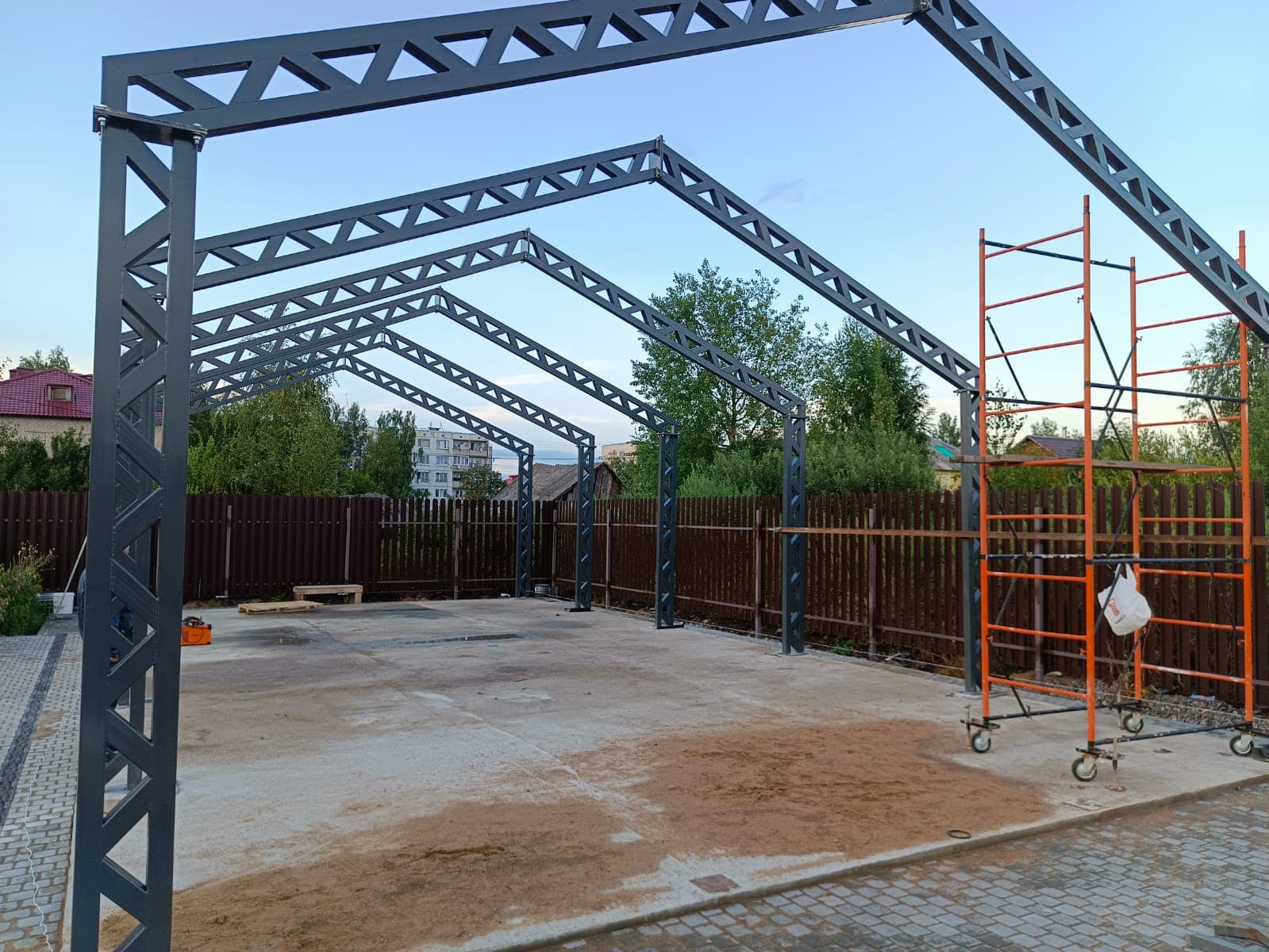 Изготовление и монтаж гаража из ферм
