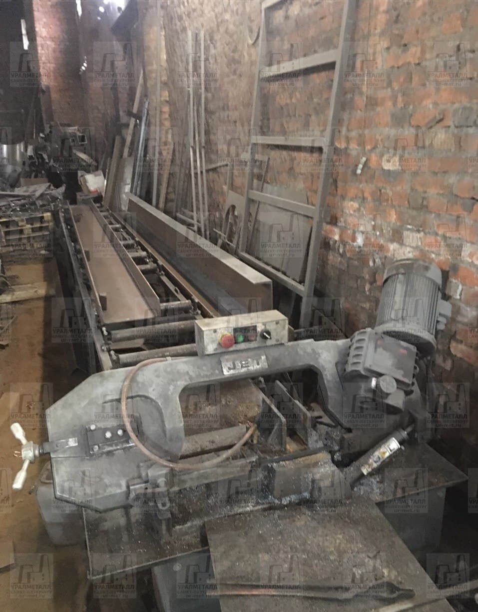 Резка металлических профилей на горизонтальном ленточнопильном станке