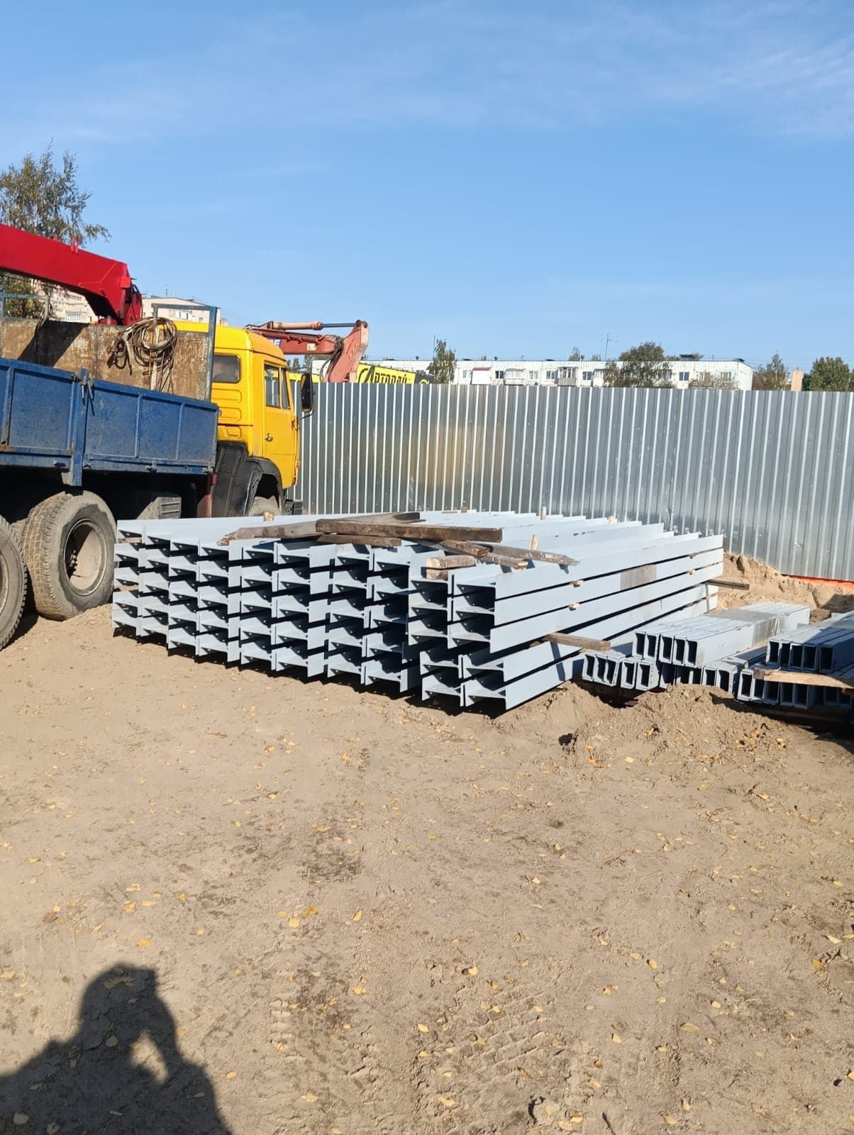 Изготавливаем и монтируем металлоконструкцию каркаса здания ТРК в Сертолово