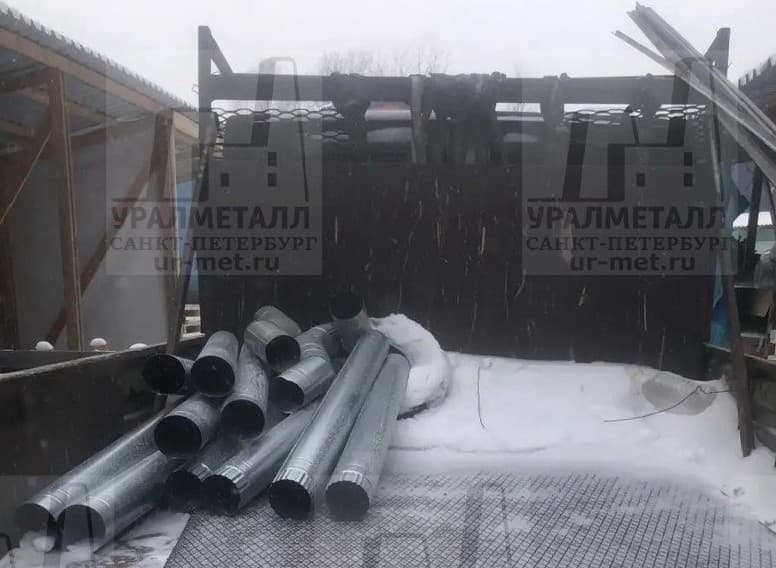 Сегодня в отгрузке — водосточные трубы и рифлёный лист